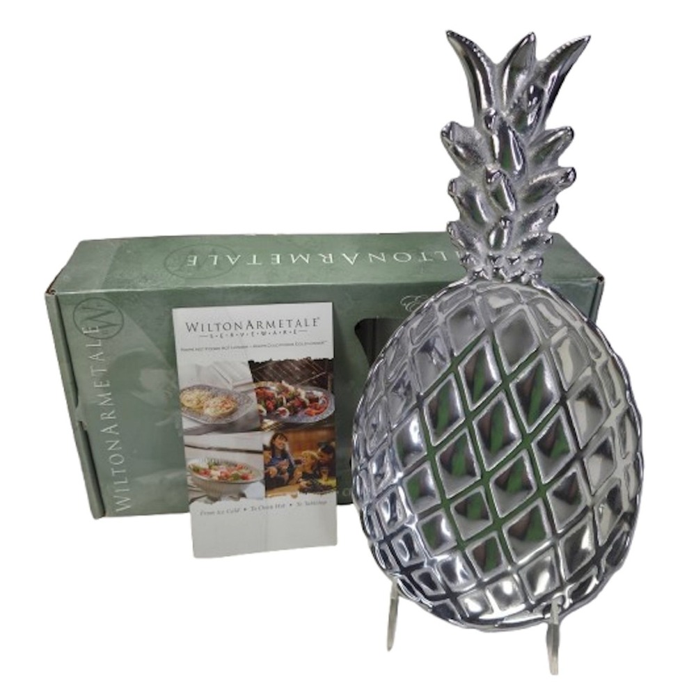 Wilton Armetale Pineapple Large Dish Serveware Decorative Easy Care Centerpiece